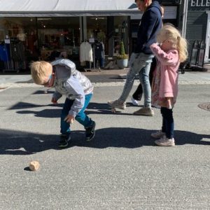 barn som spiller gatayatzy